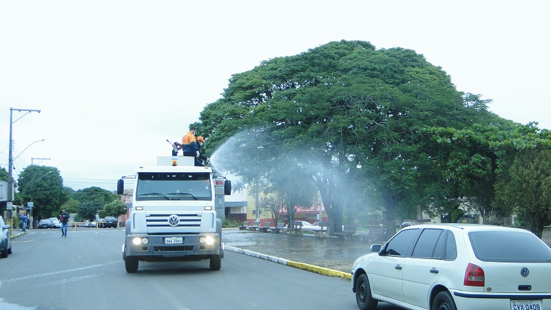MUNICÍPIO REALIALIZA HIGIENIZAÇÃO DE RUAS E AVENIDAS